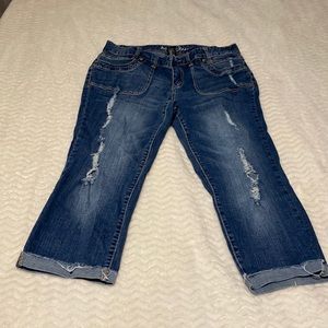 Cuffed Distressed Capri Pants